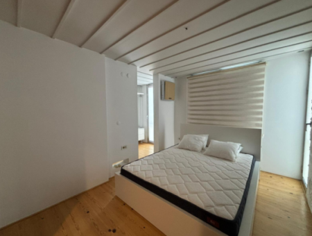 Alsancak Libasın Sokağında 2.5+1 95M2 Şömineli Eşyalı Kiralık Daire!