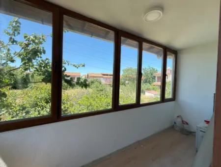 Akarca’da Geniş Bahçeli, Denize Yürüme Mesafesinde Özel Villa!