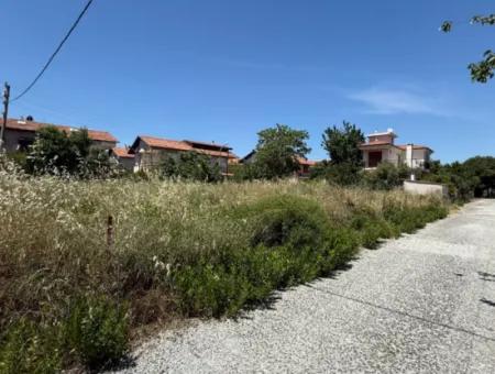 Akarca’da Geniş Bahçeli, Denize Yürüme Mesafesinde Özel Villa!