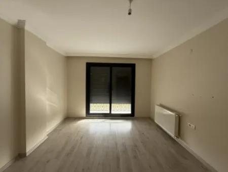 Seferihisar Camikebir Mahallesi Gözsüzler Caddesi Üzerinde Kiralık Geniş Ve Kullanışlı 2+1 Daire