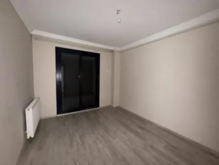 Seferihisar Camikebir Mahallesi Gözsüzler Caddesi Üzerinde Kiralık Geniş Ve Kullanışlı 2+1 Daire
