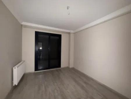 Seferihisar Camikebir Mahallesi Gözsüzler Caddesi Üzerinde Kiralık Geniş Ve Kullanışlı 2+1 Daire
