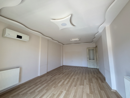 Seferihisar Camikebir Mahallesinde Doğalgazlı Satılık 3+1 Daire