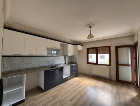 Seferihisar Camikebir Mahallesinde Doğalgazlı Satılık 3+1 Daire