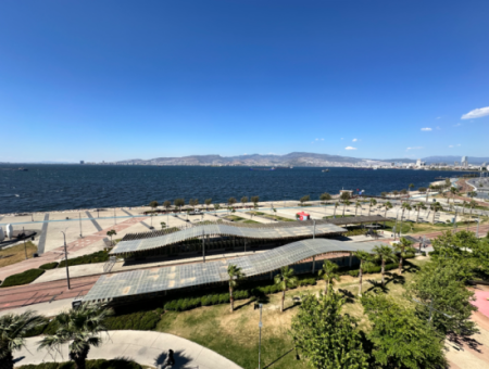 Küçükyalıda Otoparklı Ful Eşyalı Yalı Dairesi