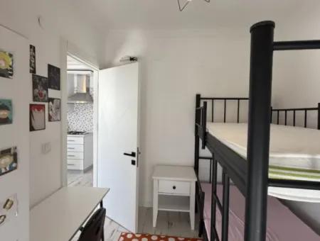 Sığacık Marina’ya 50 Metre Mesafede, Full Eşyalı, Geniş Teraslı Dubleks Daire!
