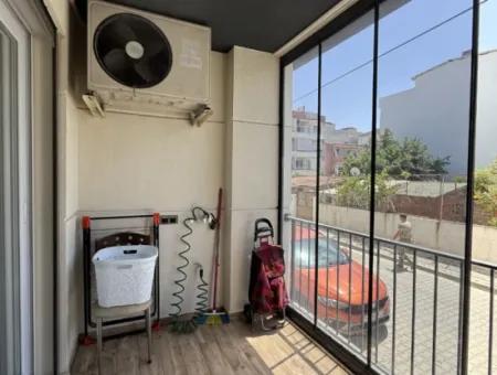 Seferihisar’ın Gelişen Bölgesi Çolak İbrahim Mahallesi’nde, Özel Tasarımlı, Geniş Ve Konforlu 1+1 Daire