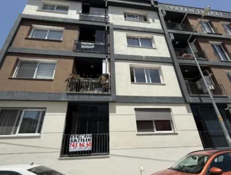 Seferihisar’ın Gelişen Bölgesi Çolak İbrahim Mahallesi’nde, Özel Tasarımlı, Geniş Ve Konforlu 1+1 Daire
