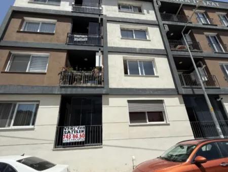 Seferihisar’ın Gelişen Bölgesi Çolak İbrahim Mahallesi’nde, Özel Tasarımlı, Geniş Ve Konforlu 1+1 Daire