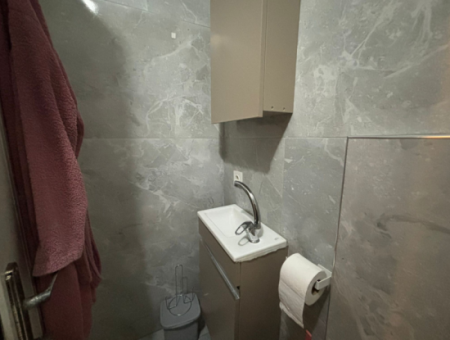 Alsancak Kahramanlarda Akıncılar Caddesinde 1+1 50M2 Müstakil Bahçeli Kiralık Daire!