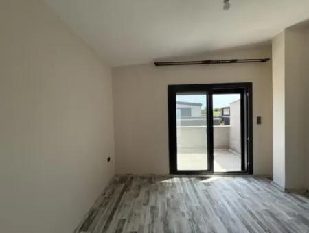 Doğanbey’de Havuzlu, Bahçeli Ve Geniş Kullanımlı 3+1 Villa