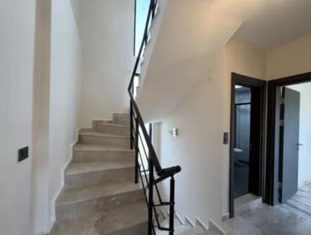 Doğanbey’de Havuzlu, Bahçeli Ve Geniş Kullanımlı 3+1 Villa