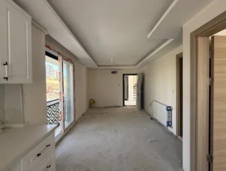 Seferihisar Camikebir Mahallesi’nde Sıfır, Bahçe Katı 1+1 Daire