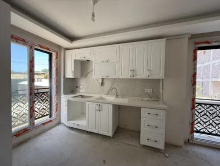 Seferihisar Camikebir Mahallesi’nde Sıfır, Bahçe Katı 1+1 Daire