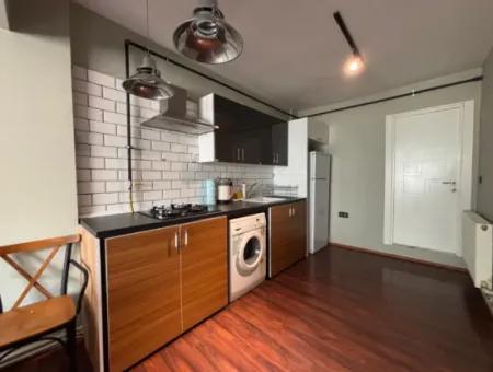 Alsancak Kahramanlar 1+1 Kombili Ve Klimalı Kiralık Eşyalı Daire
