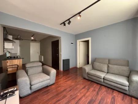 Alsancak Kahramanlar 1+1 Kombili Ve Klimalı Kiralık Eşyalı Daire