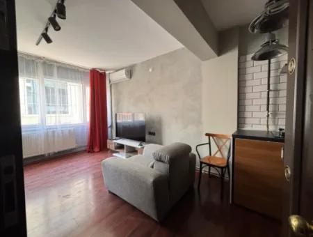 Alsancak Kahramanlar 1+1 Kombili Ve Klimalı Kiralık Eşyalı Daire