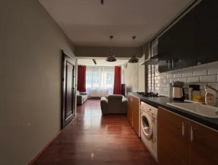Alsancak Kahramanlar 1+1 Kombili Ve Klimalı Kiralık Eşyalı Daire