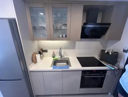 Ilıca’nın Kalbinde, Plaja 20 Metre Mesafede Otel Konforunda 1+0 Rezidansda Yerlerimiz Mevcuttur.
