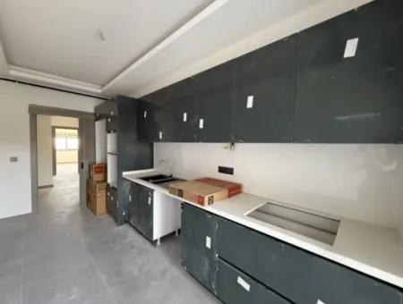 Seferihisar’da Sosyal Donatılı, Kapalı Mutfaklı, Lüks 3+1 Daire