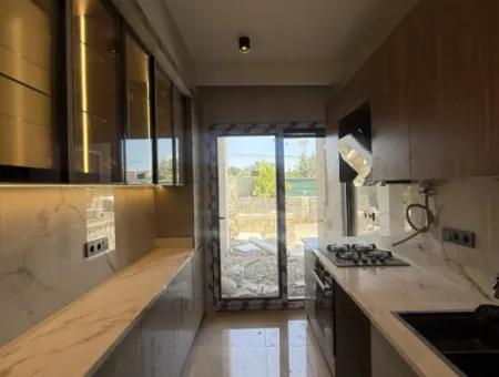 Seferihisar Çolakibrahimbey Mahallesi’nde Lüks Detaylarla Donatılmış, Havuzlu Sıfır Daire