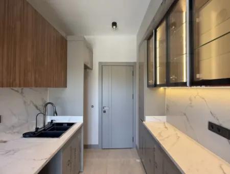 Seferihisar Çolakibrahimbey Mahallesi’nde Lüks Detaylarla Donatılmış, Havuzlu Sıfır Daire