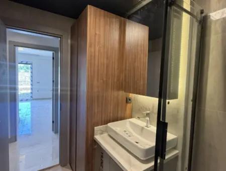 Seferihisar Çolakibrahimbey Mahallesi’nde Lüks Detaylarla Donatılmış, Havuzlu Sıfır Daire