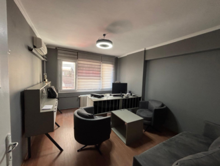 Alsancak  Kıbrıs Şehitlerin’de 1.Kat 3+1 120M2 Çift Wc Li Kiralık Büro/Ofis!