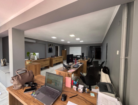 Alsancak  Kıbrıs Şehitlerin’de 1.Kat 3+1 120M2 Çift Wc Li Kiralık Büro/Ofis!