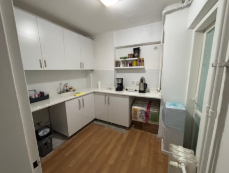 Alsancak  Kıbrıs Şehitlerin’de 1.Kat 3+1 120M2 Çift Wc Li Kiralık Büro/Ofis!