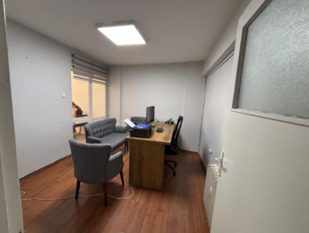 Alsancak  Kıbrıs Şehitlerin’de 1.Kat 3+1 120M2 Çift Wc Li Kiralık Büro/Ofis!