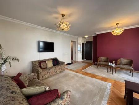 Alsancak Kültür Mahallesi Gül Sokakta 3+1 Köşe Boş Satılık Daire