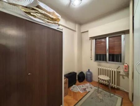 Alsancak Kültür Mahallesi Gül Sokakta 3+1 Köşe Boş Satılık Daire