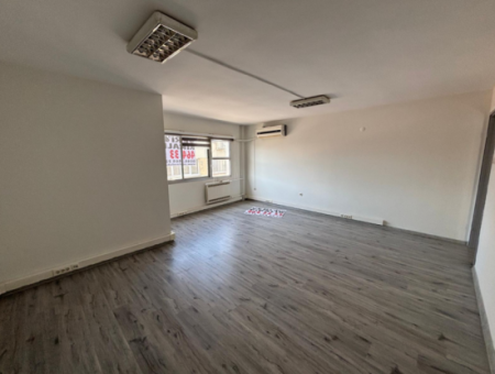 Alsancak Kıbrıs Şehitleri Caddesi Üzerinde Yangın Merdivenli 4 Oda 1 Salon 160 M2 Çift Asansörlü İşyeri Büro  Ofis
