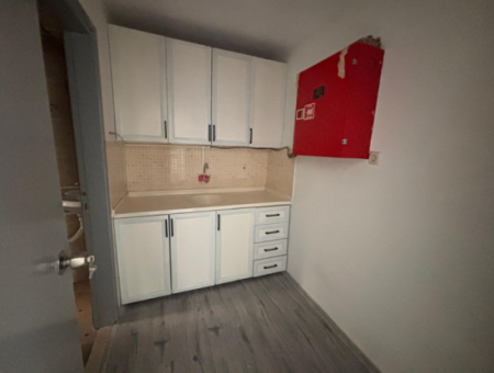 Alsancak Kıbrıs Şehitleri Caddesi Üzerinde Yangın Merdivenli 4 Oda 1 Salon 160 M2 Çift Asansörlü İşyeri Büro  Ofis