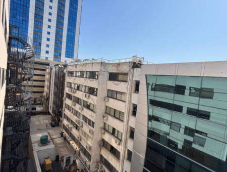 Alsancak Kıbrıs Şehitleri Caddesi Üzerinde Yangın Merdivenli 4 Oda 1 Salon 160 M2 Çift Asansörlü İşyeri Büro  Ofis