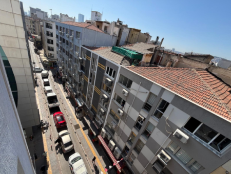 Alsancak Kıbrıs Şehitleri Caddesi Üzerinde Yangın Merdivenli 4 Oda 1 Salon 160 M2 Çift Asansörlü İşyeri Büro  Ofis