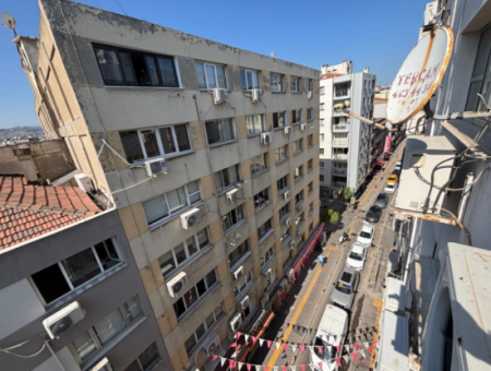 Alsancak Kıbrıs Şehitleri Caddesi Üzerinde Yangın Merdivenli 4 Oda 1 Salon 160 M2 Çift Asansörlü İşyeri Büro  Ofis