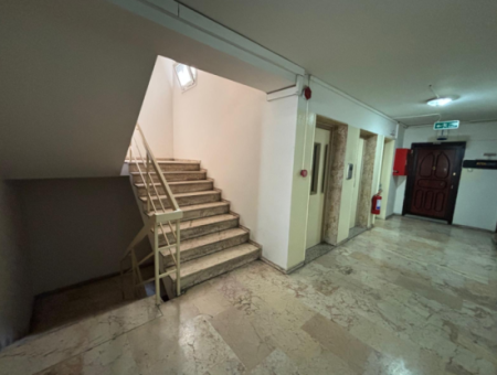 Alsancak Kıbrıs Şehitleri Caddesi Üzerinde Yangın Merdivenli 4 Oda 1 Salon 160 M2 Çift Asansörlü İşyeri Büro  Ofis