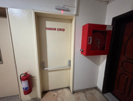 Alsancak Kıbrıs Şehitleri Caddesi Üzerinde Yangın Merdivenli 4 Oda 1 Salon 160 M2 Çift Asansörlü İşyeri Büro  Ofis