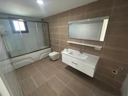 Doğa İle İç İçe, Denize Yürüme Mesafesinde Lüks Dubleks Kiralık  Villa!