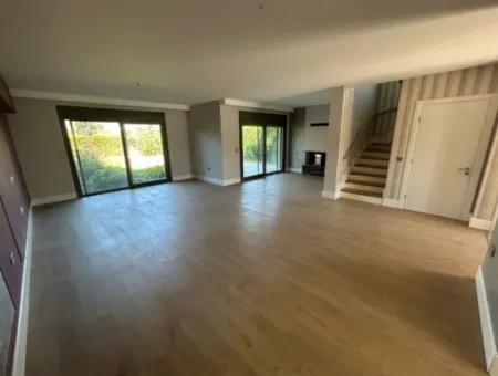 Doğa İle İç İçe, Denize Yürüme Mesafesinde Lüks Dubleks Kiralık  Villa!