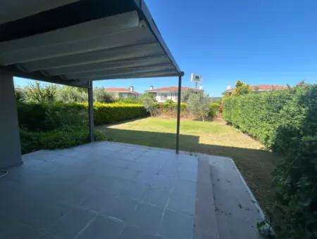 Doğa İle İç İçe, Denize Yürüme Mesafesinde Lüks Dubleks Kiralık  Villa!