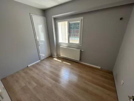  Karşıyaka Şemikler’de Kaçırılmayacak 2+1 100M2  Fırsat Dairesi!