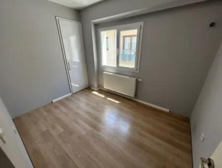  Karşıyaka Şemikler’de Kaçırılmayacak 2+1 100M2  Fırsat Dairesi!