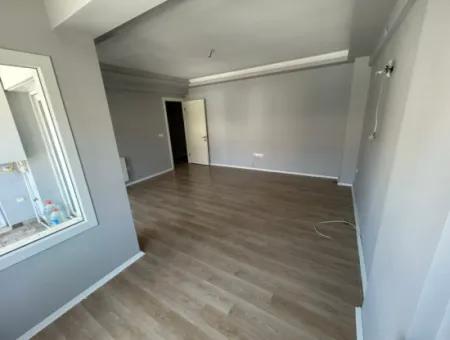  Karşıyaka Şemikler’de Kaçırılmayacak 2+1 100M2  Fırsat Dairesi!