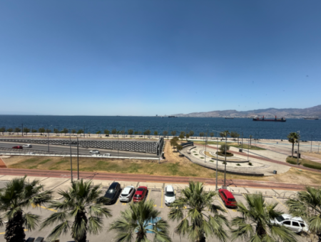 Küçükyalı Karantina Meydanında 3+1+Kiler 150 M2 Arakat Yalı Dairesi