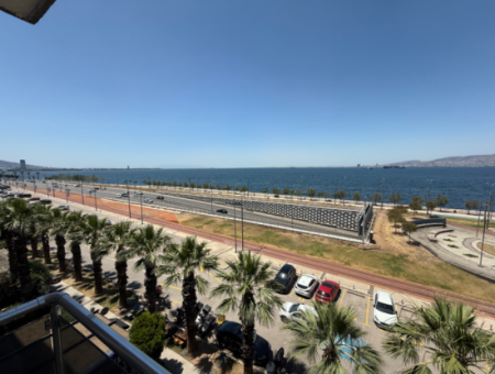Küçükyalı Karantina Meydanında 3+1+Kiler 150 M2 Arakat Yalı Dairesi