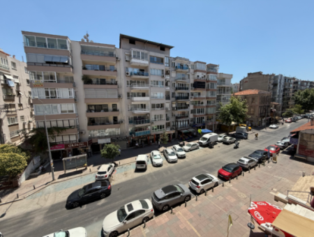 Küçükyalı Karantina Meydanında 3+1+Kiler 150 M2 Arakat Yalı Dairesi