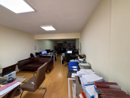 Alsancak  Kıbrıs Şehitlerinde 2+1 7/24 Açık Kiralık  İşyeri /Büro